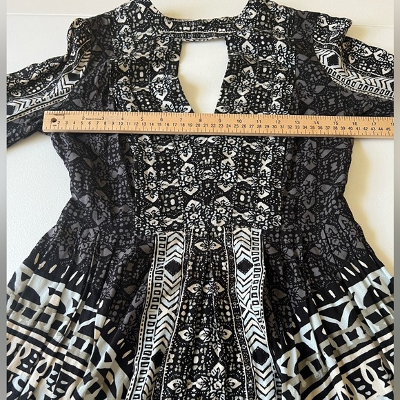 Free People BIk Multi Split Cuff Pullover
Dress / Tunic Sz 0 - Picture 6 of 12